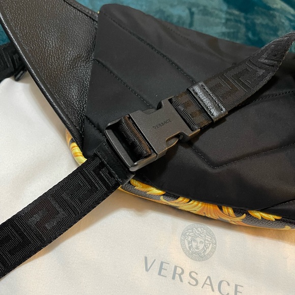 Mens Versace Barocco Belt Bag - Picture 4 of 6